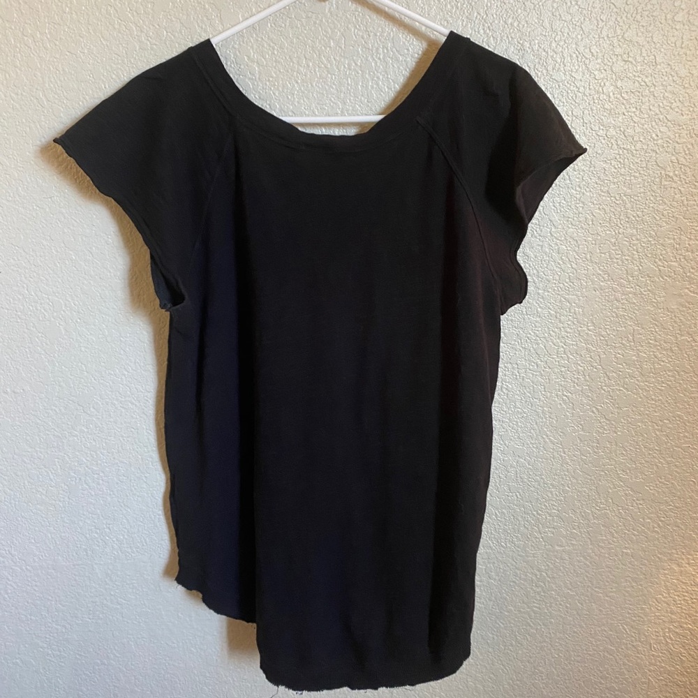 Basic T-Shirt - Picture 3 of 3